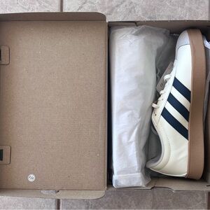 Adidas Men's Cream and Black Sneakers